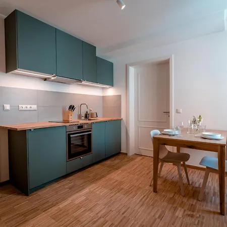 Altstadt Apartment *